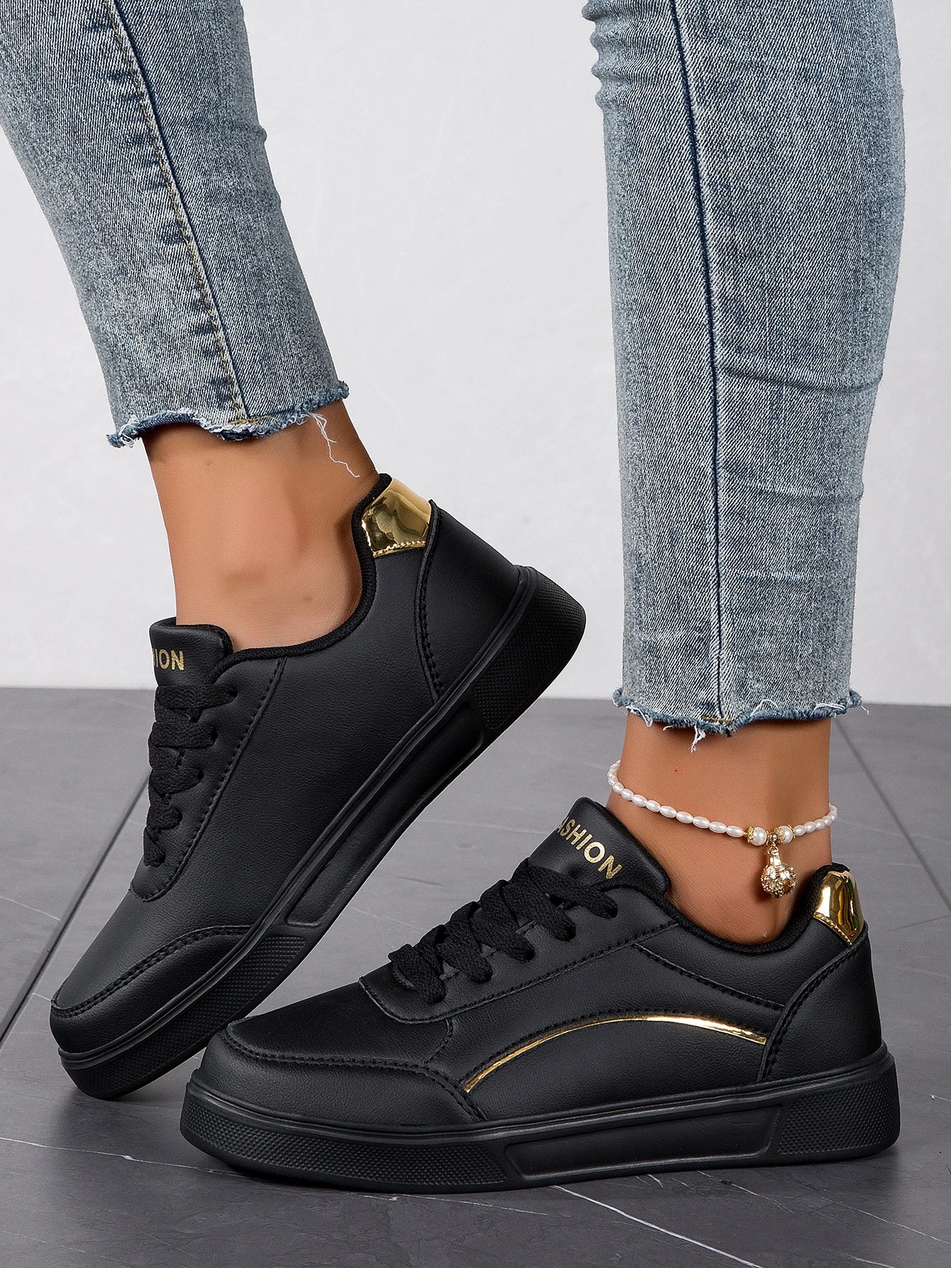 Women Casual Sneakers Leather Platform Sneakers for Women Classics Comfort Skateboarding Shoes Non-Slip