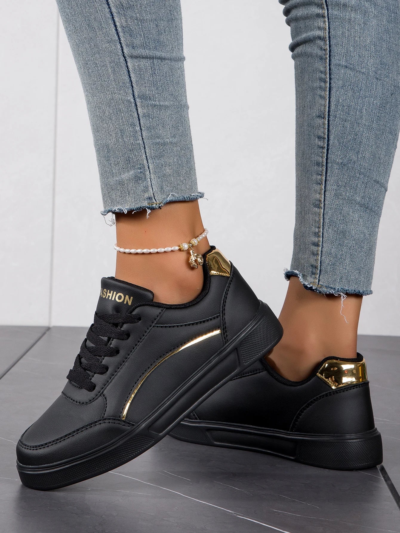Women Casual Sneakers Leather Platform Sneakers for Women Classics Comfort Skateboarding Shoes Non-Slip