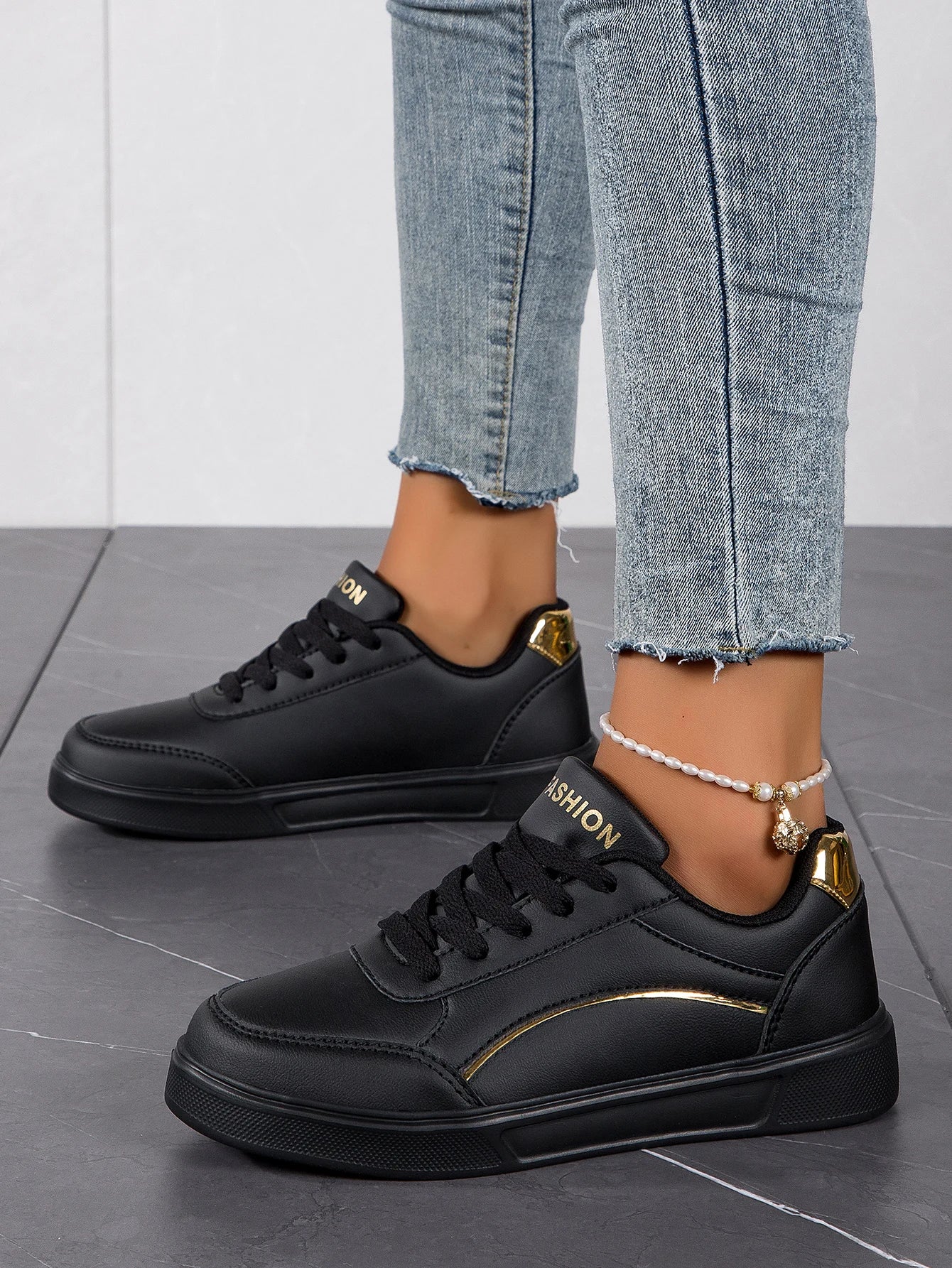 Women Casual Sneakers Leather Platform Sneakers for Women Classics Comfort Skateboarding Shoes Non-Slip