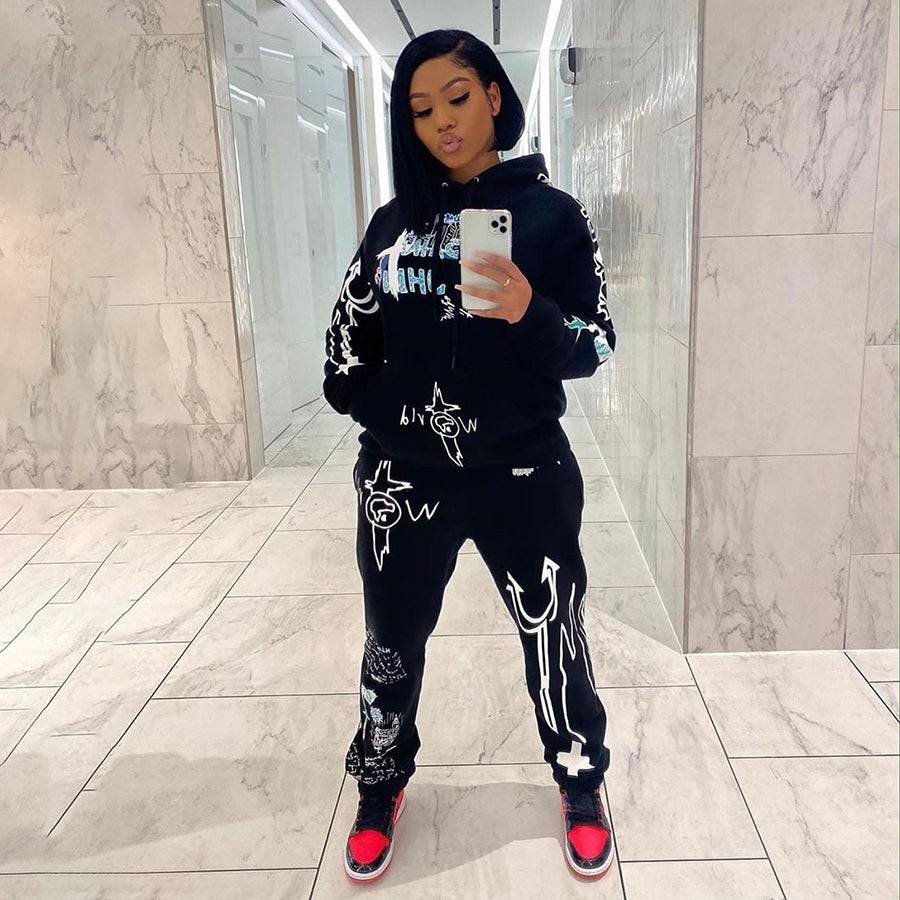 M20S09140 2021 New Arrivals Stylish Cartoon Graphic Casual Tracksuit Women Fall Winter Hoodies Pullover Sweatpants 2Piece Set